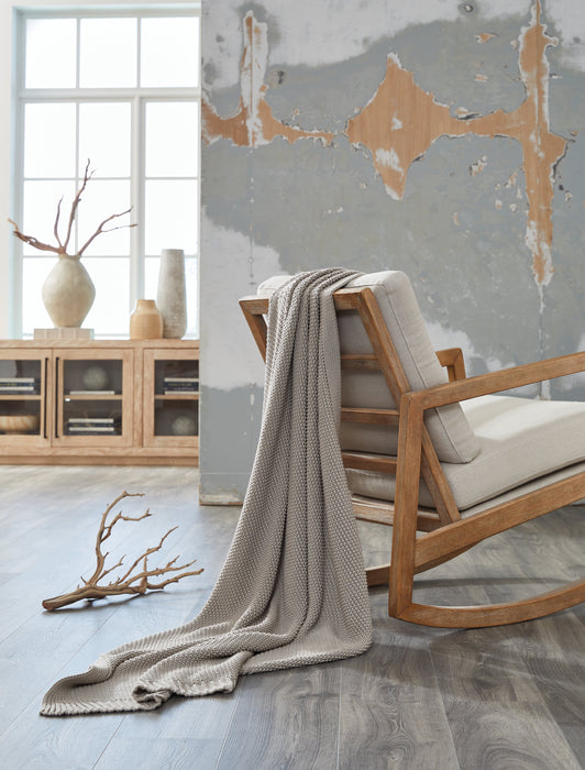 Gayelery Throw - Atchison Furniture Company (Atchison, KS)