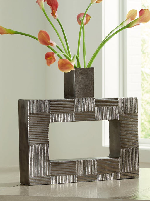 Wrengrove Vase - Atchison Furniture Company (Atchison, KS)
