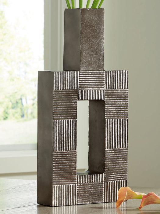 Wrengrove Vase - Atchison Furniture Company (Atchison, KS)
