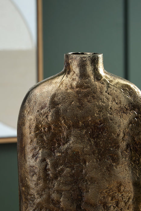 Wallmond Vase - Atchison Furniture Company (Atchison, KS)