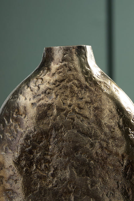 Wallmond Vase - Atchison Furniture Company (Atchison, KS)