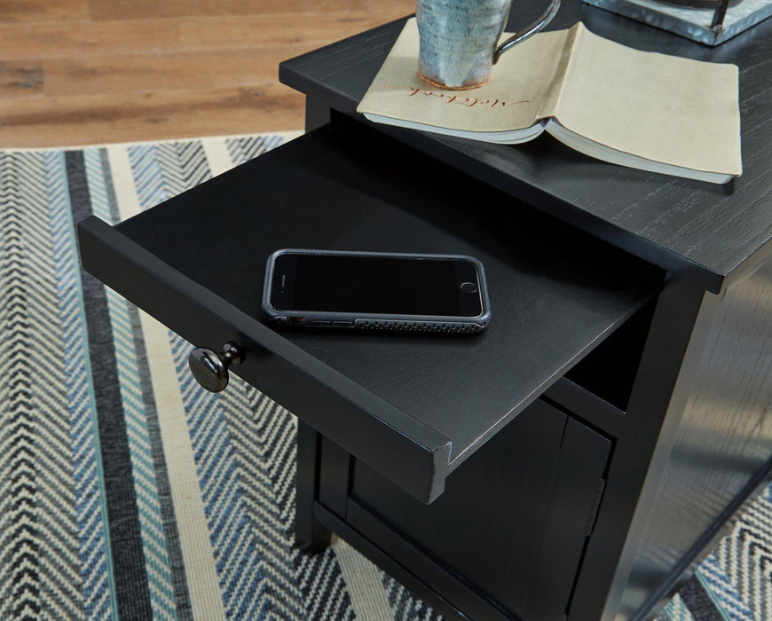 Treytown Chairside End Table - Atchison Furniture Company (Atchison, KS)