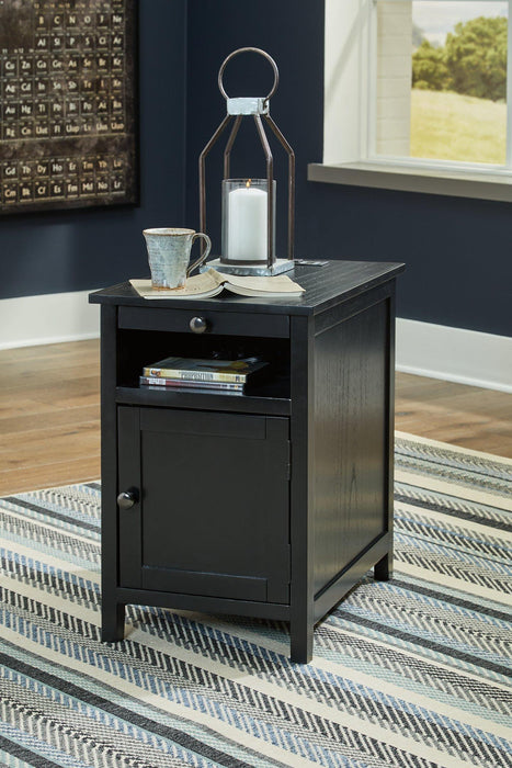 Treytown Chairside End Table - Atchison Furniture Company (Atchison, KS)