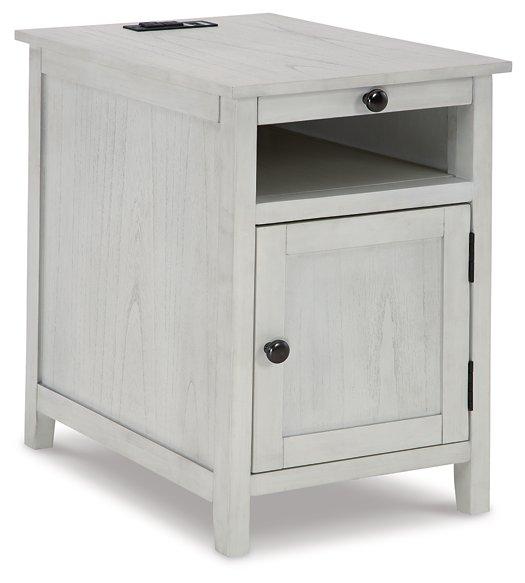 Treytown Chairside End Table - Atchison Furniture Company (Atchison, KS)