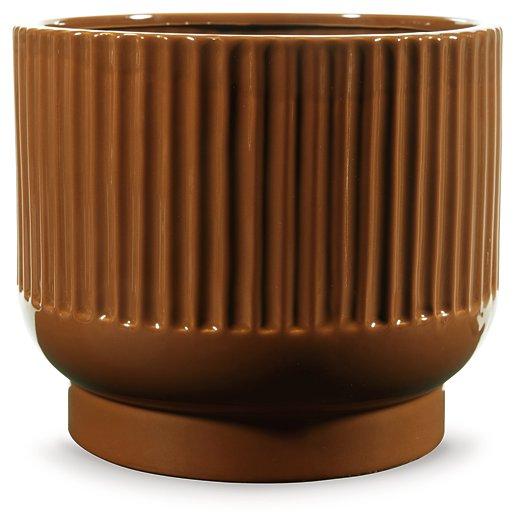 Avalyah Vase - Atchison Furniture Company (Atchison, KS)