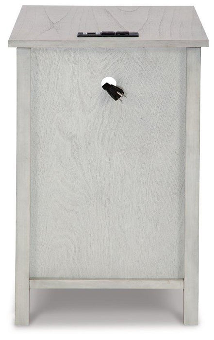 Treytown Chairside End Table - Atchison Furniture Company (Atchison, KS)