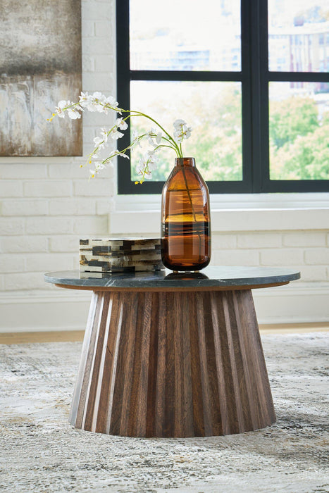 Ceilby Accent Coffee Table - Atchison Furniture Company (Atchison, KS)