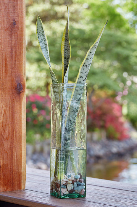 Taylow Vase - Atchison Furniture Company (Atchison, KS)