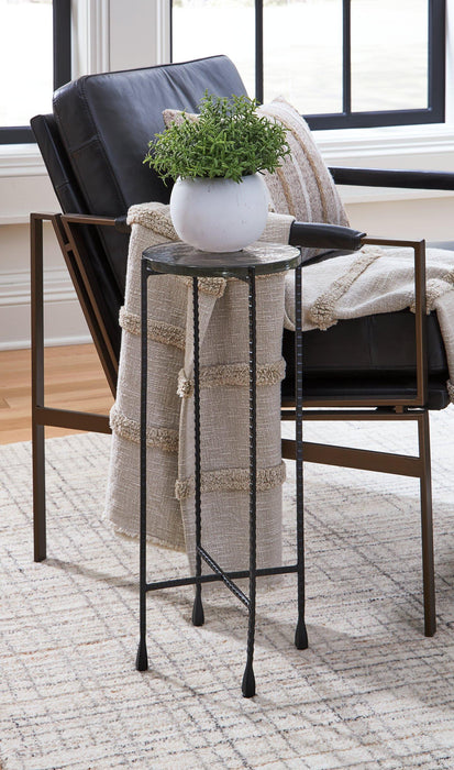 Newgoren Accent Table - Atchison Furniture Company (Atchison, KS)