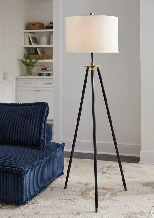 Cashner Floor Lamp - Atchison Furniture Company (Atchison, KS)