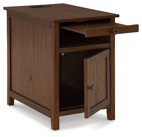 Treytown Chairside End Table - Atchison Furniture Company (Atchison, KS)
