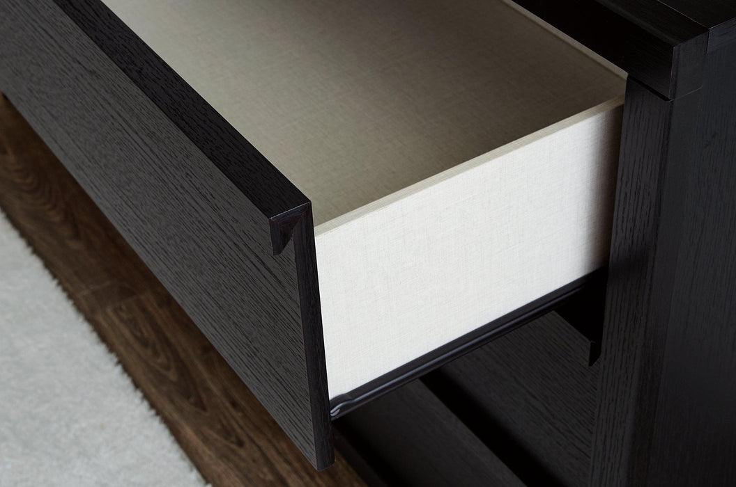 Danziar Wide Chest of Drawers - Atchison Furniture Company (Atchison, KS)