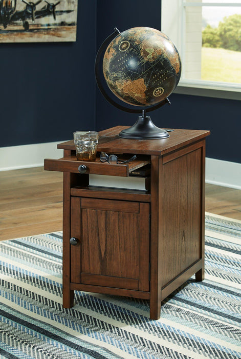 Treytown Chairside End Table - Atchison Furniture Company (Atchison, KS)