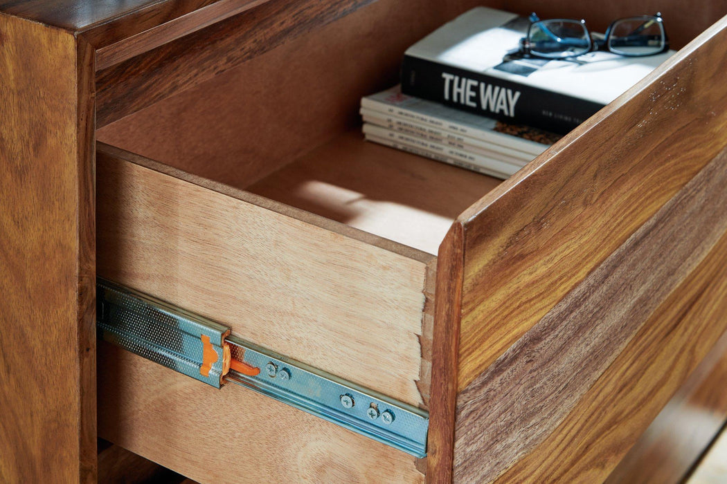 Dressonni Chest of Drawers - Atchison Furniture Company (Atchison, KS)