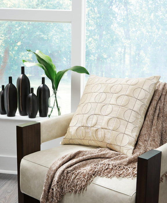 Kydner Pillow (Set of 4) - Atchison Furniture Company (Atchison, KS)