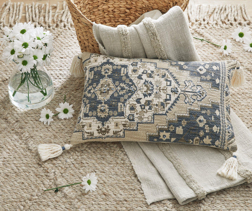 Winbury Pillow - Atchison Furniture Company (Atchison, KS)