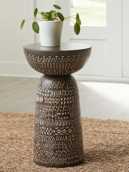 Hadcher Accent Table - Atchison Furniture Company (Atchison, KS)