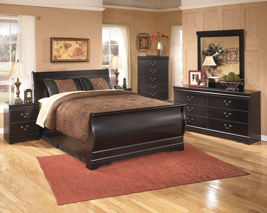 Huey Vineyard Dresser and Mirror - Atchison Furniture Company (Atchison, KS)