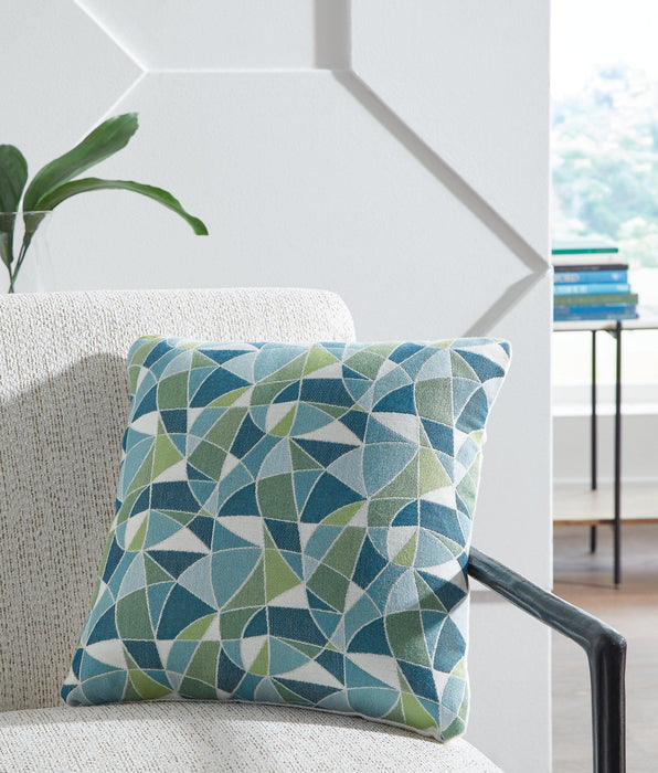 Seanow Next-Gen Nuvella Pillow - Atchison Furniture Company (Atchison, KS)