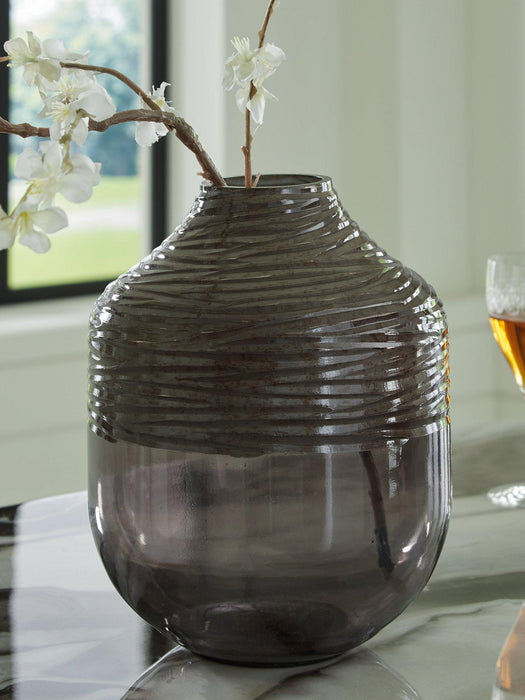 Harpwick Vase - Atchison Furniture Company (Atchison, KS)