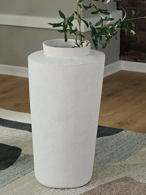 Flurinworth Vase - Atchison Furniture Company (Atchison, KS)
