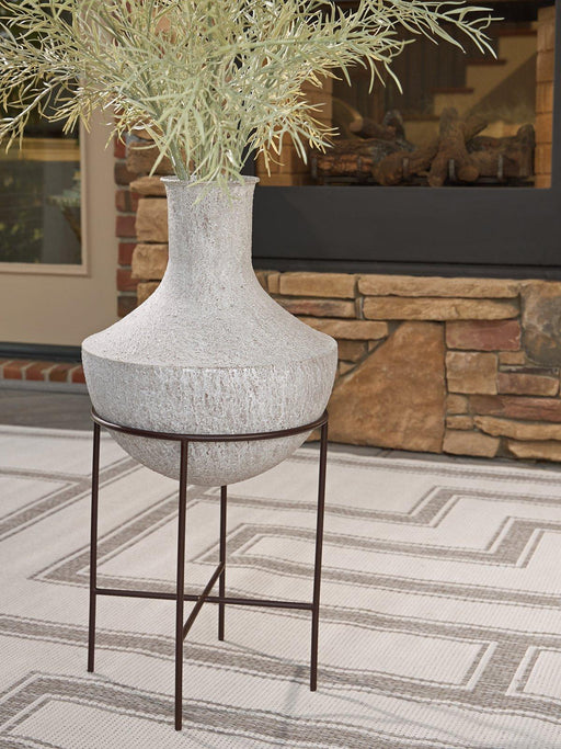 Estonbank Vase - Atchison Furniture Company (Atchison, KS)