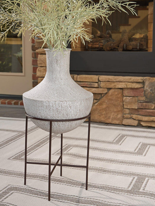 Estonbank Vase - Atchison Furniture Company (Atchison, KS)