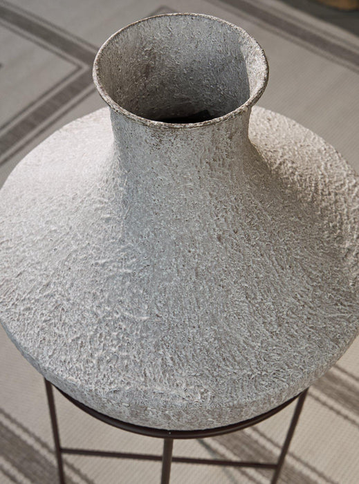 Estonbank Vase - Atchison Furniture Company (Atchison, KS)