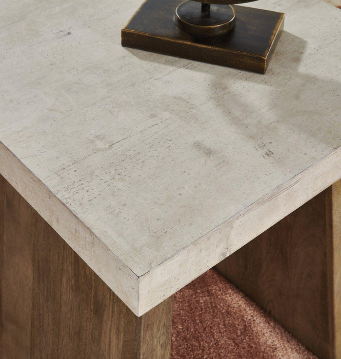 Brendalhouse End Table - Atchison Furniture Company (Atchison, KS)