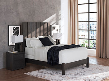 Fraluna Bed - Atchison Furniture Company (Atchison, KS)