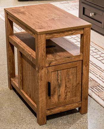 Fendenmore Chairside End Table - Atchison Furniture Company (Atchison, KS)