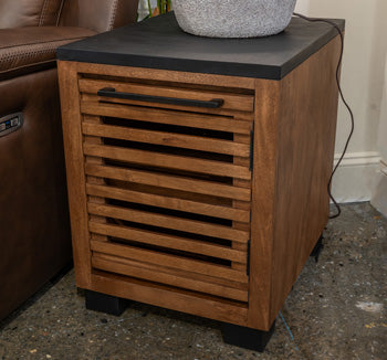 Kallari Chairside End Table - Atchison Furniture Company (Atchison, KS)