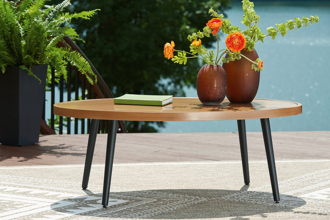 Horizon Hall Outdoor Coffee Table - Atchison Furniture Company (Atchison, KS)