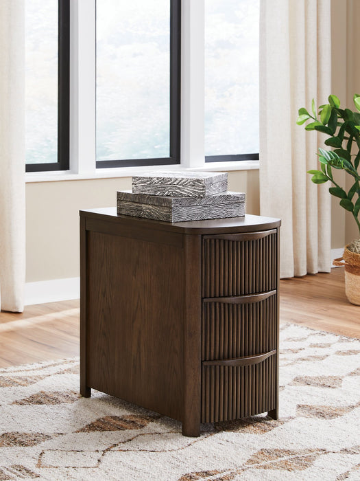 Camdill Chairside End Table - Atchison Furniture Company (Atchison, KS)