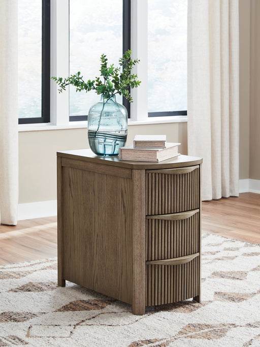 Camdill Chairside End Table - Atchison Furniture Company (Atchison, KS)