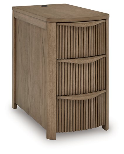 Camdill Chairside End Table - Atchison Furniture Company (Atchison, KS)