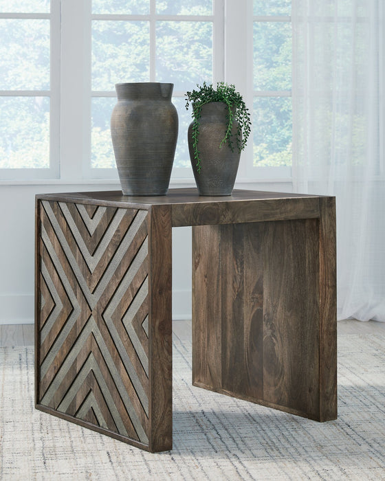 Dreggan End Table - Atchison Furniture Company (Atchison, KS)